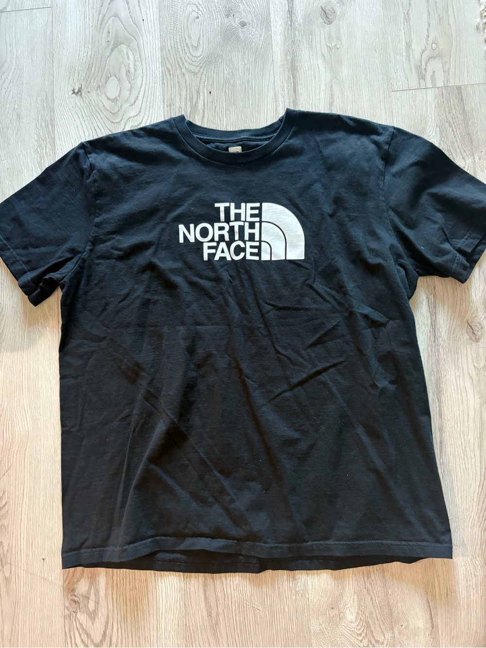 THE NORTH FACE men’s XL Black Short-Sleeve Logo Tee, never worn
